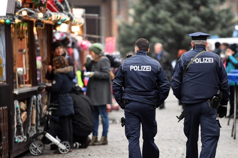 Agenti di polizia in Germania © ANSA/EPA