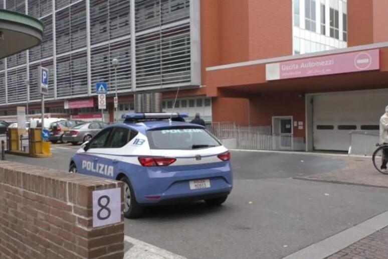 Polizia al Sant 'Orsola - RIPRODUZIONE RISERVATA