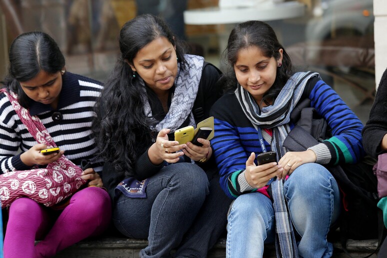 L 'India supera gli Usa nel mercato degli smartphone - RIPRODUZIONE RISERVATA