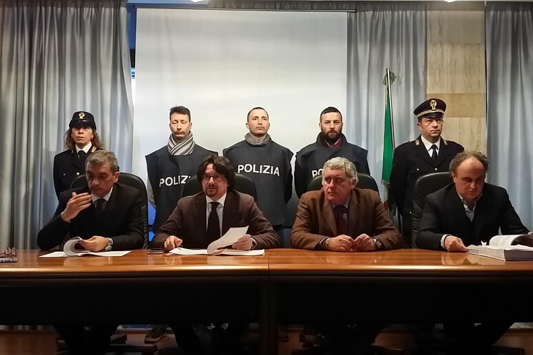 Arresti per omicidio a Lamezia Terme - RIPRODUZIONE RISERVATA