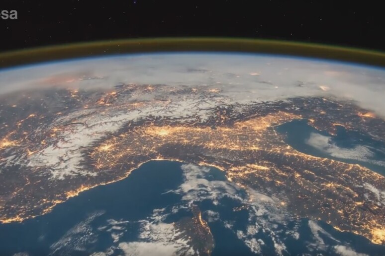 L 'Italia vista dallo spazio - RIPRODUZIONE RISERVATA