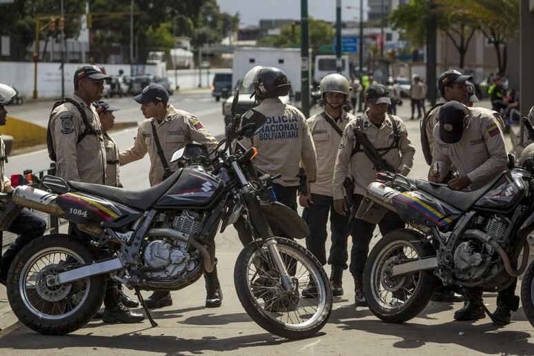 Polizia venezuelana, immagine d 'archivio. © ANSA/EPA