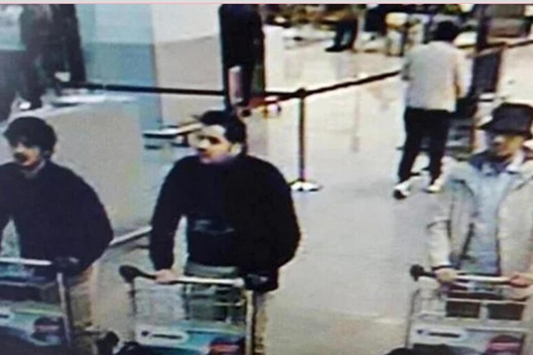Bruxelles: i kamikaze dell 'aeroporto - RIPRODUZIONE RISERVATA