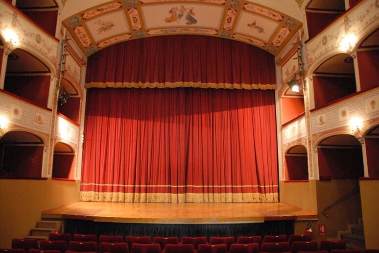 Il teatro comunale di Sambuca - RIPRODUZIONE RISERVATA