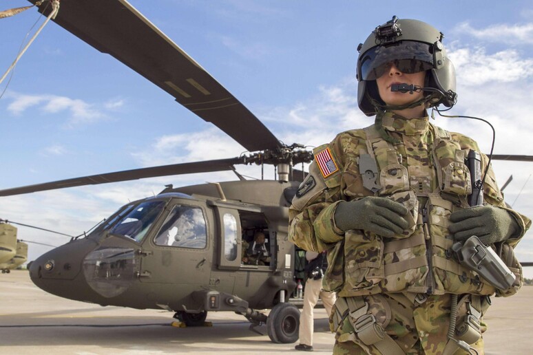 Elicottero Black Hawk della Nato - RIPRODUZIONE RISERVATA