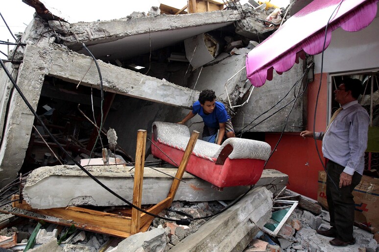 Terremoto in Ecuador © ANSA/EPA