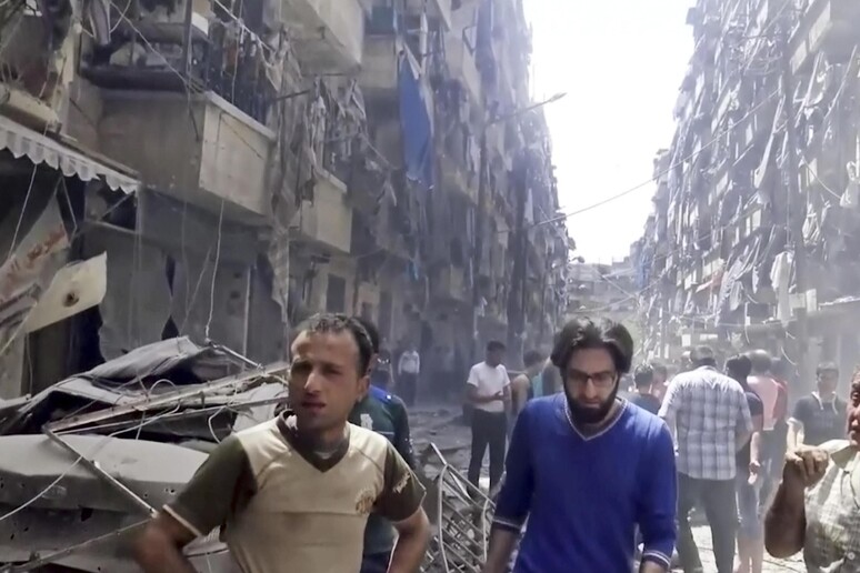 Bombardamenti in Siria - RIPRODUZIONE RISERVATA