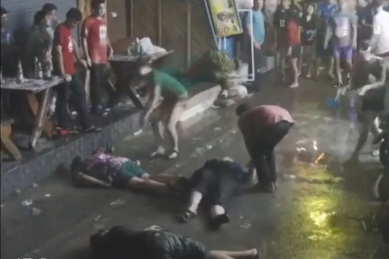 Thailandia, pestaggio choc di 3 turisti - RIPRODUZIONE RISERVATA
