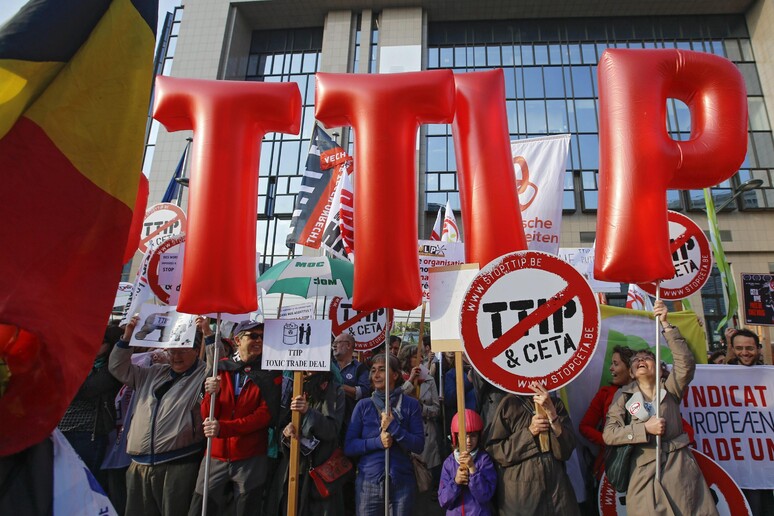 TTIP CETA protest [ARCHIVE MATERIAL 20160513 ] - RIPRODUZIONE RISERVATA