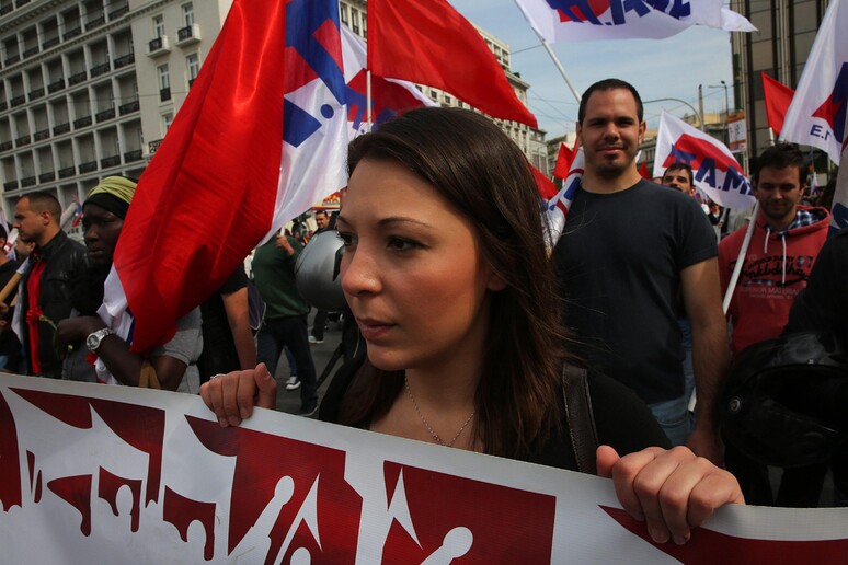 Una recente manifestazione ad Atene contro le nuove misure di austerità © ANSA/EPA