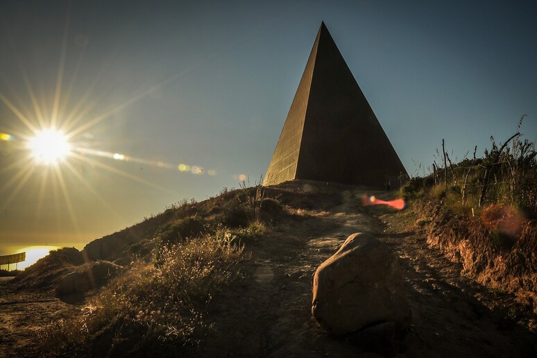 La Piramide 38° parallelo dove si svolge il Rito della luce - RIPRODUZIONE RISERVATA