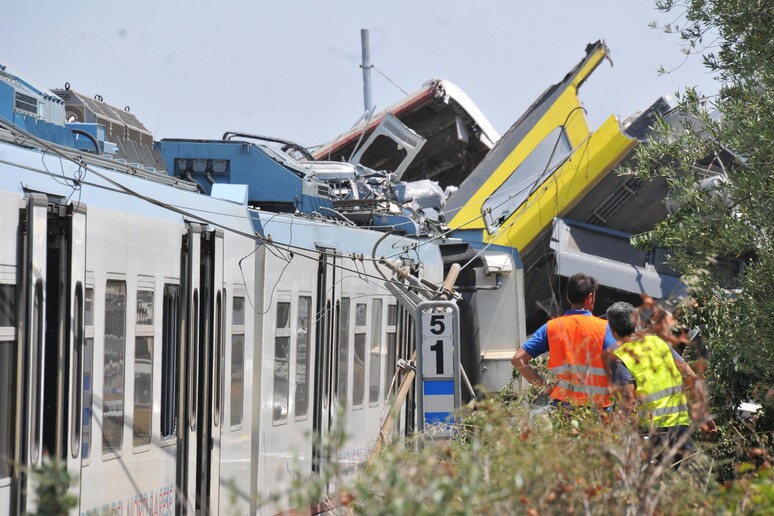 Il luogo dello scontro frontale tra due treni in Puglia - RIPRODUZIONE RISERVATA
