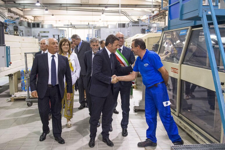 Renzi visits Rocchetta mineral water bottling plant at Gualdo Tadino in Umbria -     ALL RIGHTS RESERVED