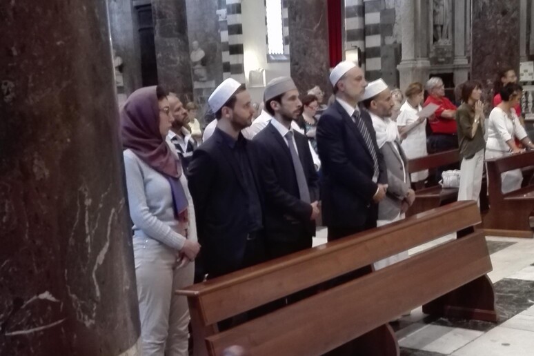 Imam in Cattedrale a Genova - RIPRODUZIONE RISERVATA
