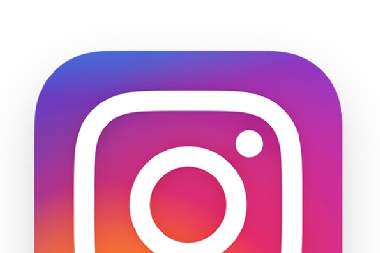 Instagram cambia, lancia album foto - RIPRODUZIONE RISERVATA