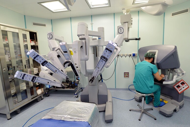 Chirurgia robotica  'recupera ' rene e salva due vite - RIPRODUZIONE RISERVATA
