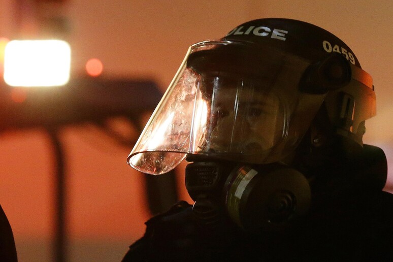 Un poliziotto americano (atchivio) © ANSA/AP