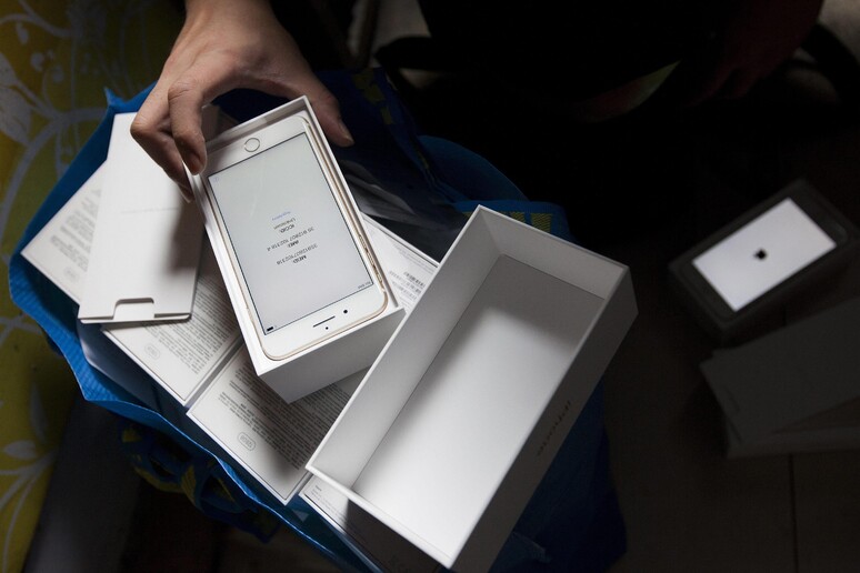 Per analisti iPhone 7 vende meno del 6S - RIPRODUZIONE RISERVATA