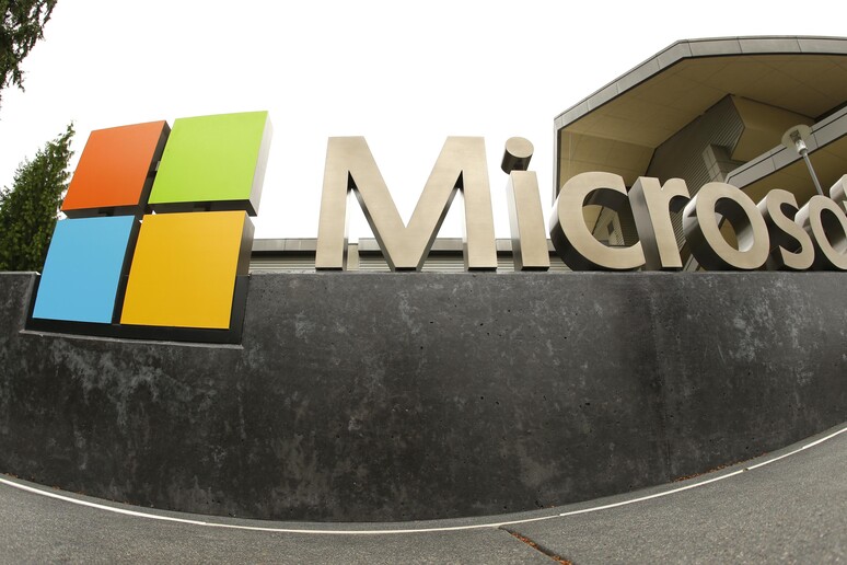 Microsoft autorizzata a vendere software a Huawei © ANSA/AP