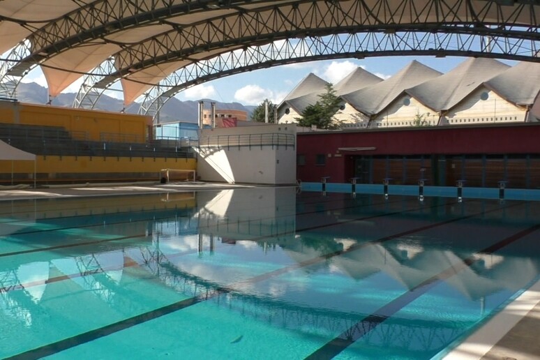 La piscina del Cus Palermo - RIPRODUZIONE RISERVATA