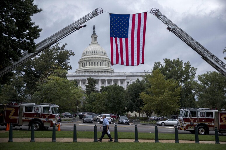 La bandiera americana, foto d 'archivio © ANSA/EPA