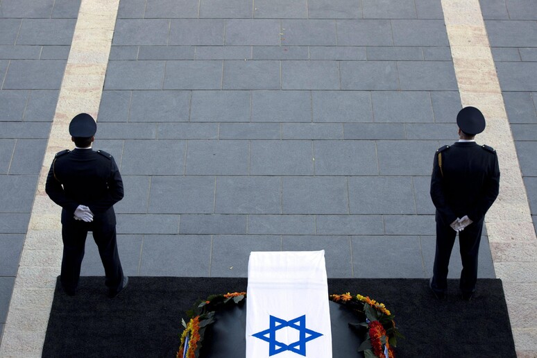 la camera ardente di Shimon Peres © ANSA/EPA