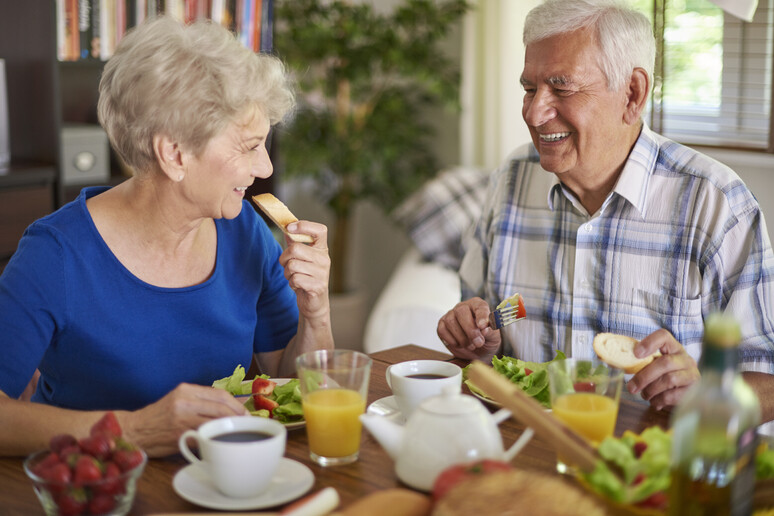Colazione al mattino,per over 65 un must per non invecchiare - RIPRODUZIONE RISERVATA
