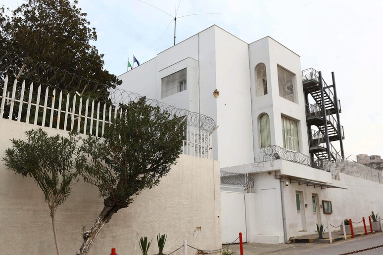 L 'ambasciata italiana a Tripoli © ANSA/EPA