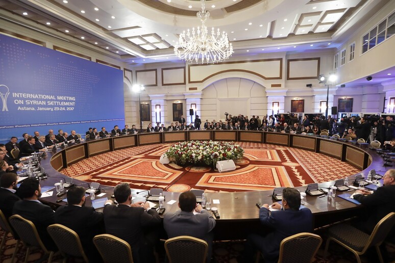 Astana: Russia, Iran e Turtchia monitoreranno la tregua in Siria © ANSA/AP