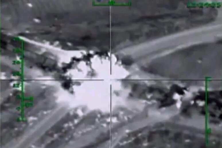 Raid aereo sulla Siria - RIPRODUZIONE RISERVATA
