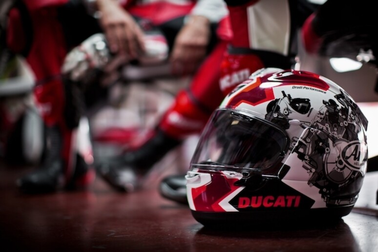 Al via incentivi Ducati per la sostituzione del casco © ANSA/Ducati