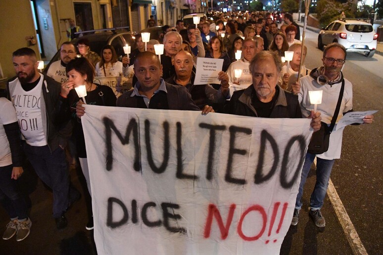 Migranti: manifestazione di protesta a Multedo - RIPRODUZIONE RISERVATA