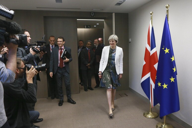 L 'arrivo di Theresa May al Vertice di Bruxelles © ANSA/EPA