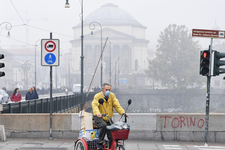 ++ Smog: Chiamparino, l 'allarme Torino eccessivo ++ - RIPRODUZIONE RISERVATA