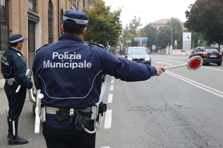 Polizia Municipale in una foto di archivio - RIPRODUZIONE RISERVATA