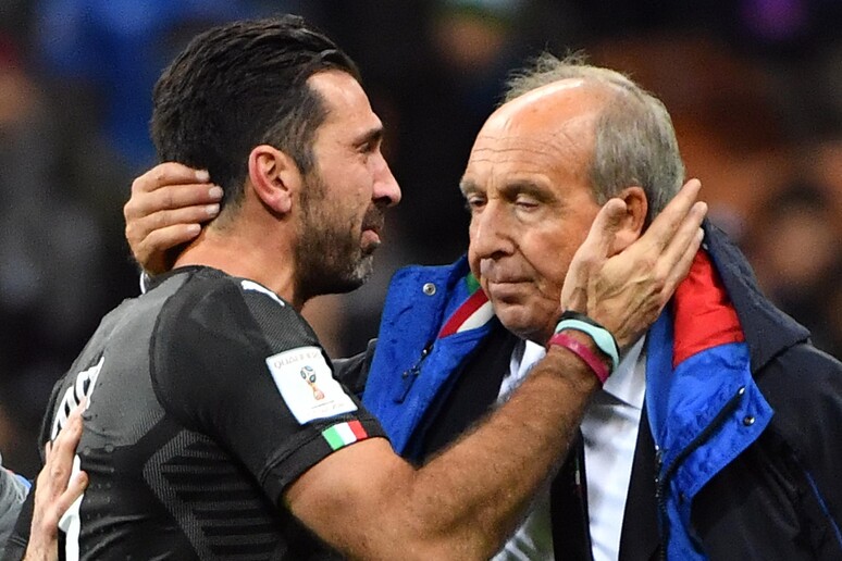 Buffon e Ventura nel giorno dell 'addio al Mondiale 2018 - RIPRODUZIONE RISERVATA