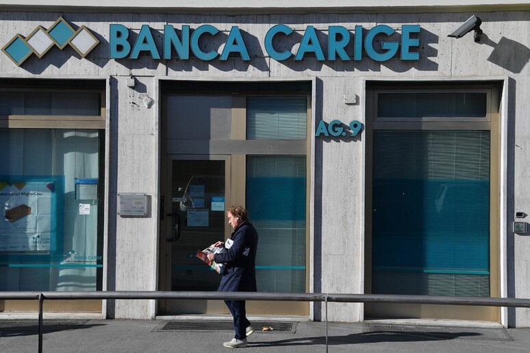 Una filiale del gruppo Banca Carige - RIPRODUZIONE RISERVATA