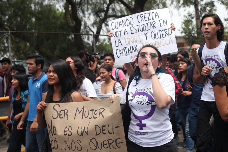 Protest against gender violence in Mexico City [ARCHIVE MATERIAL 20170505 ] - RIPRODUZIONE RISERVATA