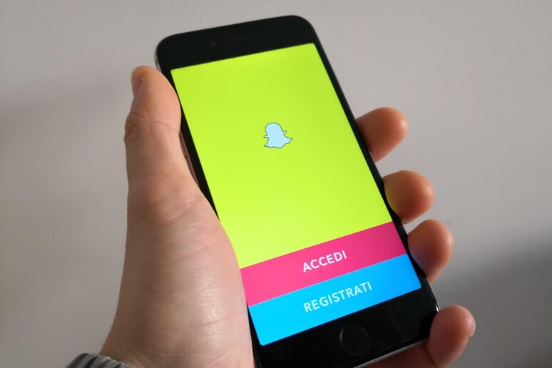 Snapchat cambia, separa gli amici dalle notizie - RIPRODUZIONE RISERVATA