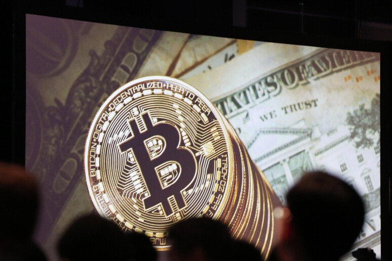 Creatore Bitcoin tra i 50 più ricchi al mondo - RIPRODUZIONE RISERVATA