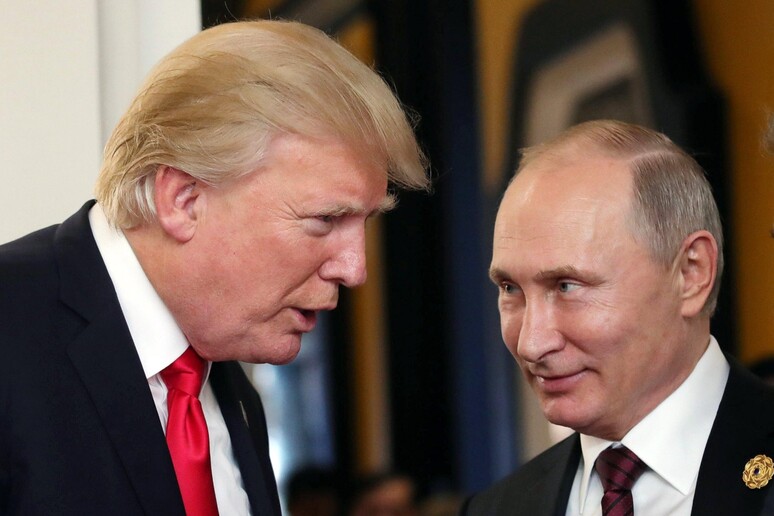 Una foto d 'archivio di Donald Trump e Vladimir Putin © ANSA/EPA