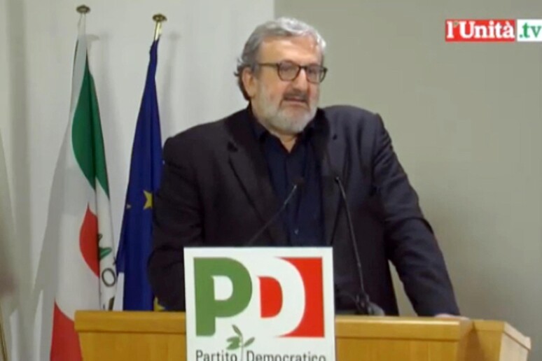 Pd: Emiliano, Renzi elimina avversari e irride partito - RIPRODUZIONE RISERVATA