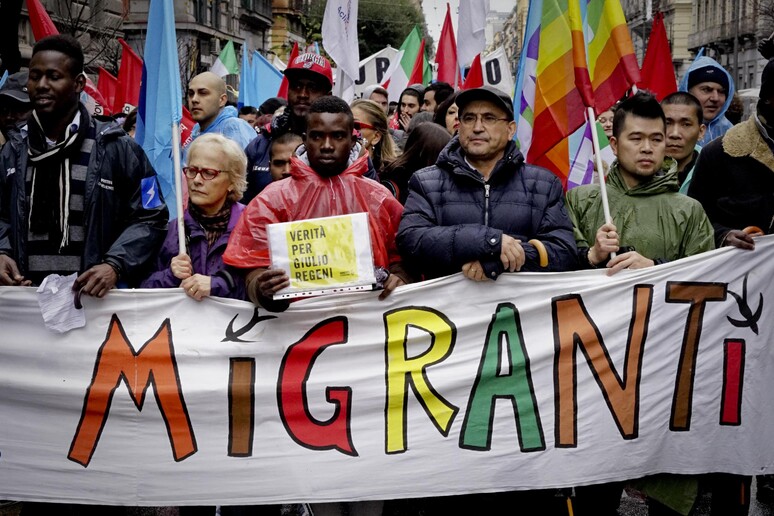 Una manifestazione di migranti - RIPRODUZIONE RISERVATA