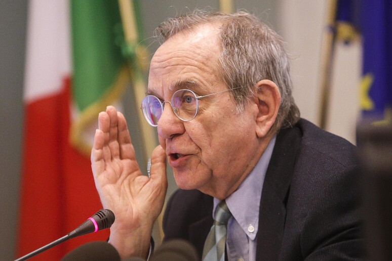 Il ministro dell 'Economia, Pier Carlo Padoan - RIPRODUZIONE RISERVATA