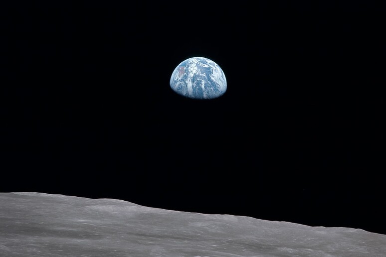 La Terra vista dall 'orbita lunare, fotografata durante la missione Apollo 11 (fonte: NASA) - RIPRODUZIONE RISERVATA