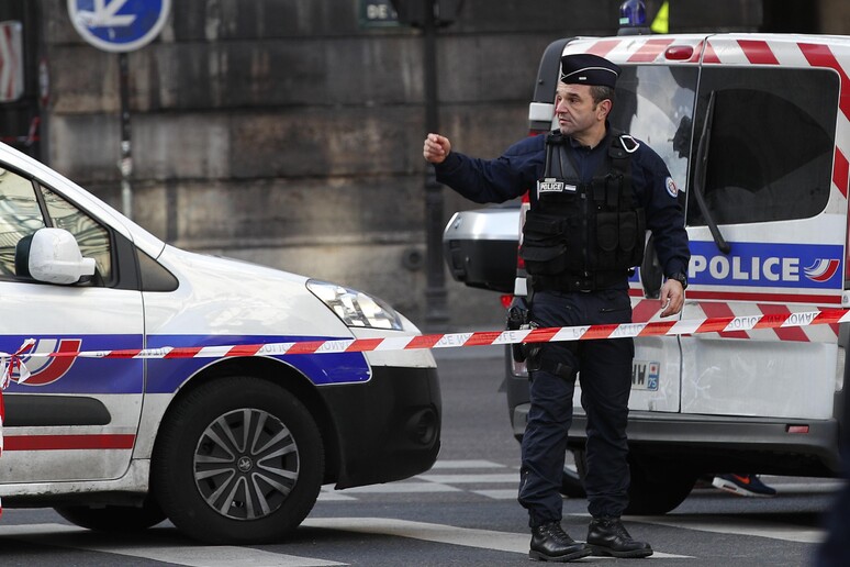 Polizia francese, foto di archivio © ANSA/AP