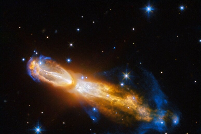 La spettacolare morte di una stella di piccola massa (fonte: ESA/Hubble &amp; NASA, Acknowledgement: Judy Schmidt) - RIPRODUZIONE RISERVATA
