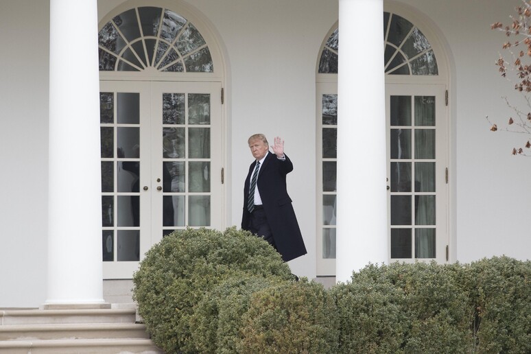 US President Donald J. Trump and First Lady Melania Trump depart the White House © ANSA/EPA