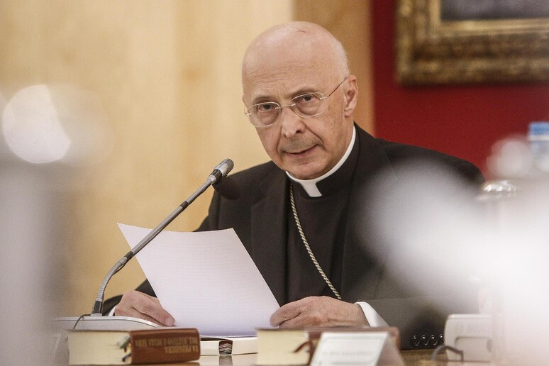 Il presidente della Cei, cardinale Angelo Bagnasco - RIPRODUZIONE RISERVATA