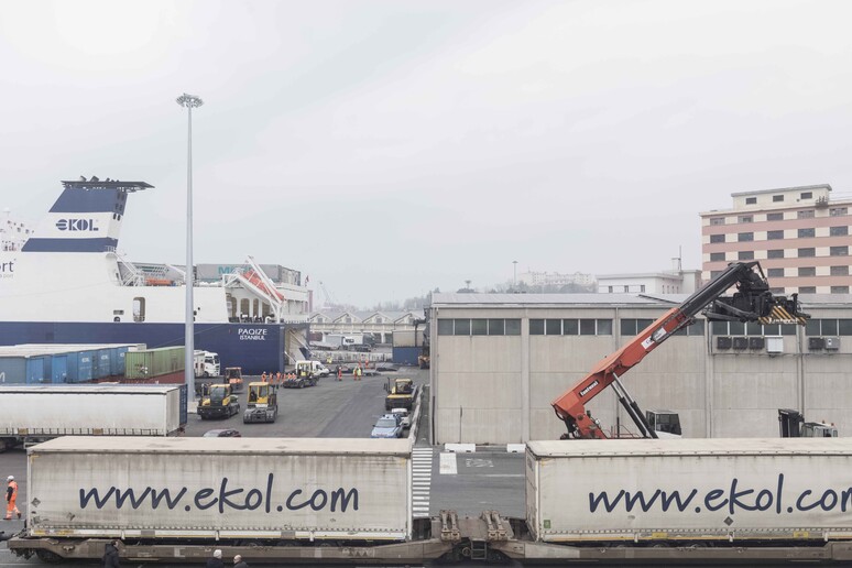 Porti: Trieste, crescita a due cifre (cntr/Teu +20,99%) per primo scalo italiano - RIPRODUZIONE RISERVATA